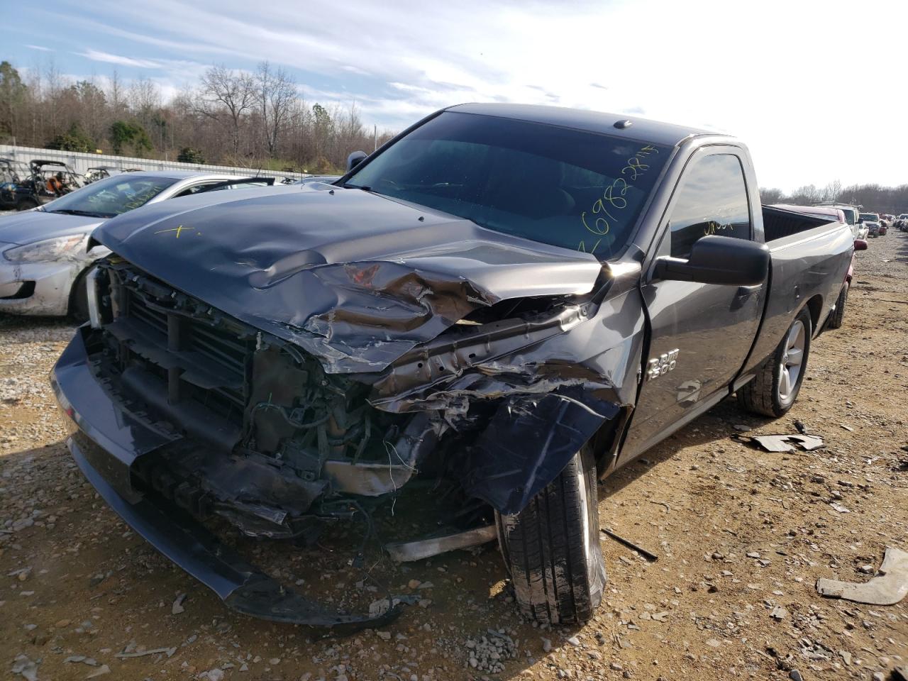 Photo 2 from auction – 2015 RAM 1500 ST with VIN 3C6JR6AT0FG616055