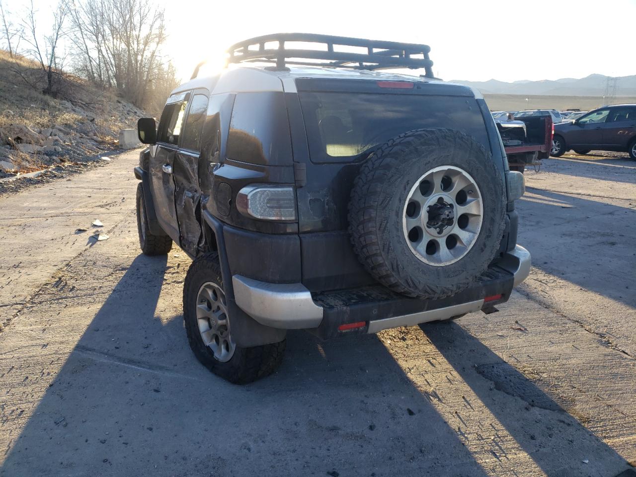 Photo 3 from auction – 2012 TOYOTA FJ CRUISER with VIN JTEBU4BF4CK126677