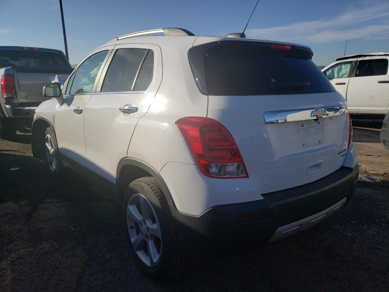 Photo 3 from auction – 2016 CHEVROLET TRAX LTZ with VIN 3GNCJRSB6GL275020