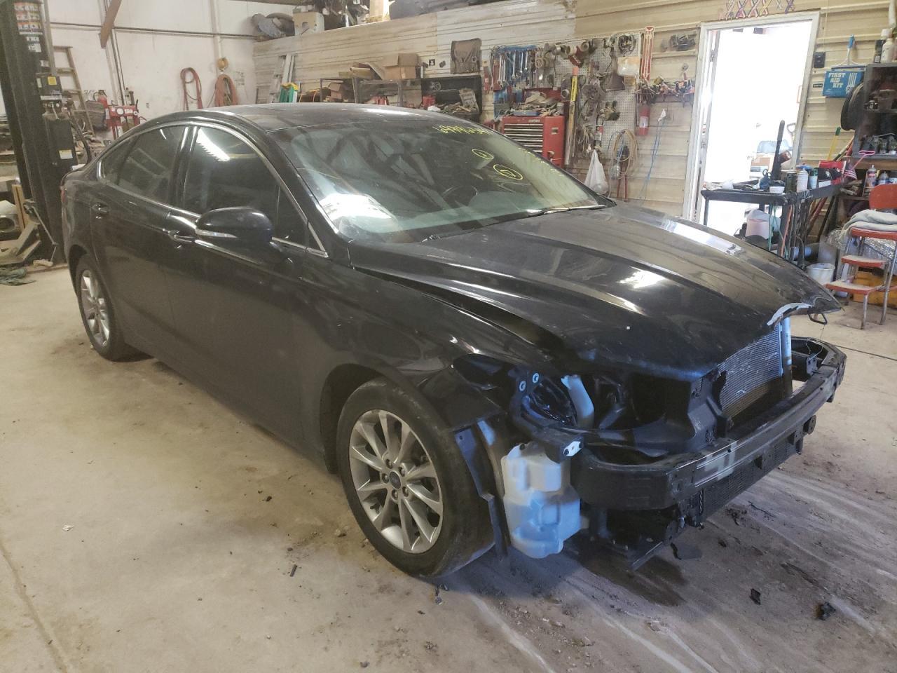Photo 1 from auction – 2017 FORD FUSION SE with VIN 3FA6P0HD3HR179231