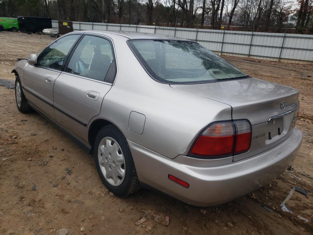 Photo 3 from auction – 1997 HONDA ACCORD LX with VIN JHMCD5639VC009803