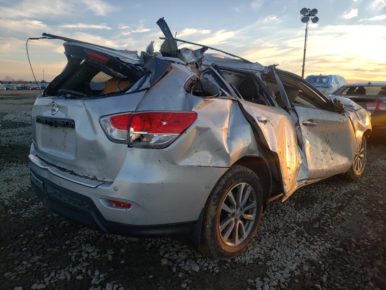 Photo 4 from auction – 2014 NISSAN PATHFINDER with VIN 5N1AR2MM2EC707380