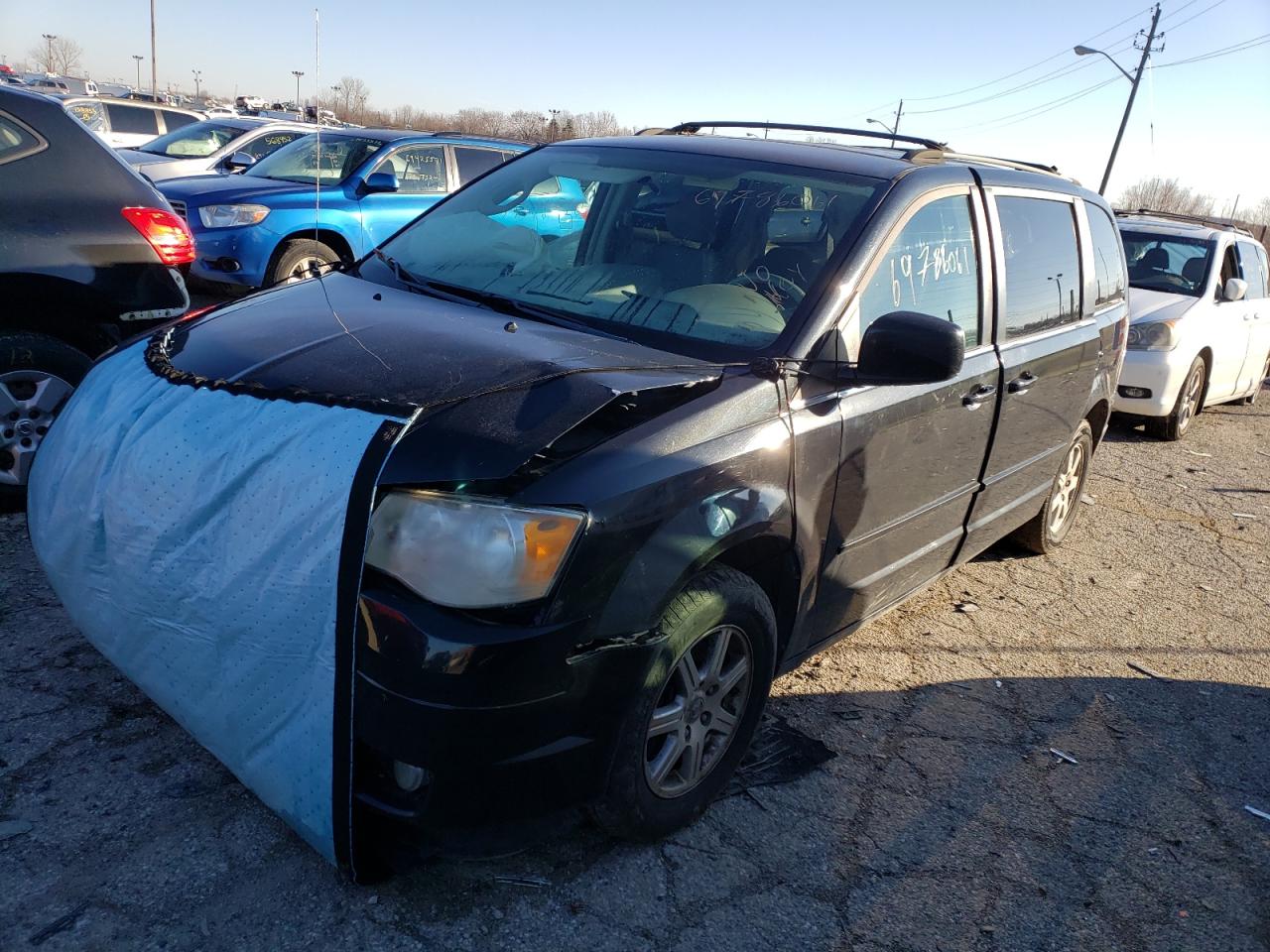 Photo 2 from auction – 2008 CHRYSLER TOWN & COU with VIN 2A8HR54P58R780410