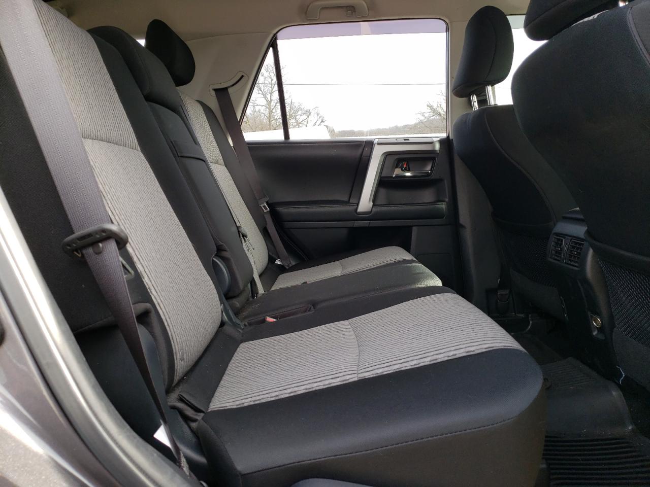 Photo 6 from auction – 2019 TOYOTA 4RUNNER SR with VIN JTEBU5JR2K5688673
