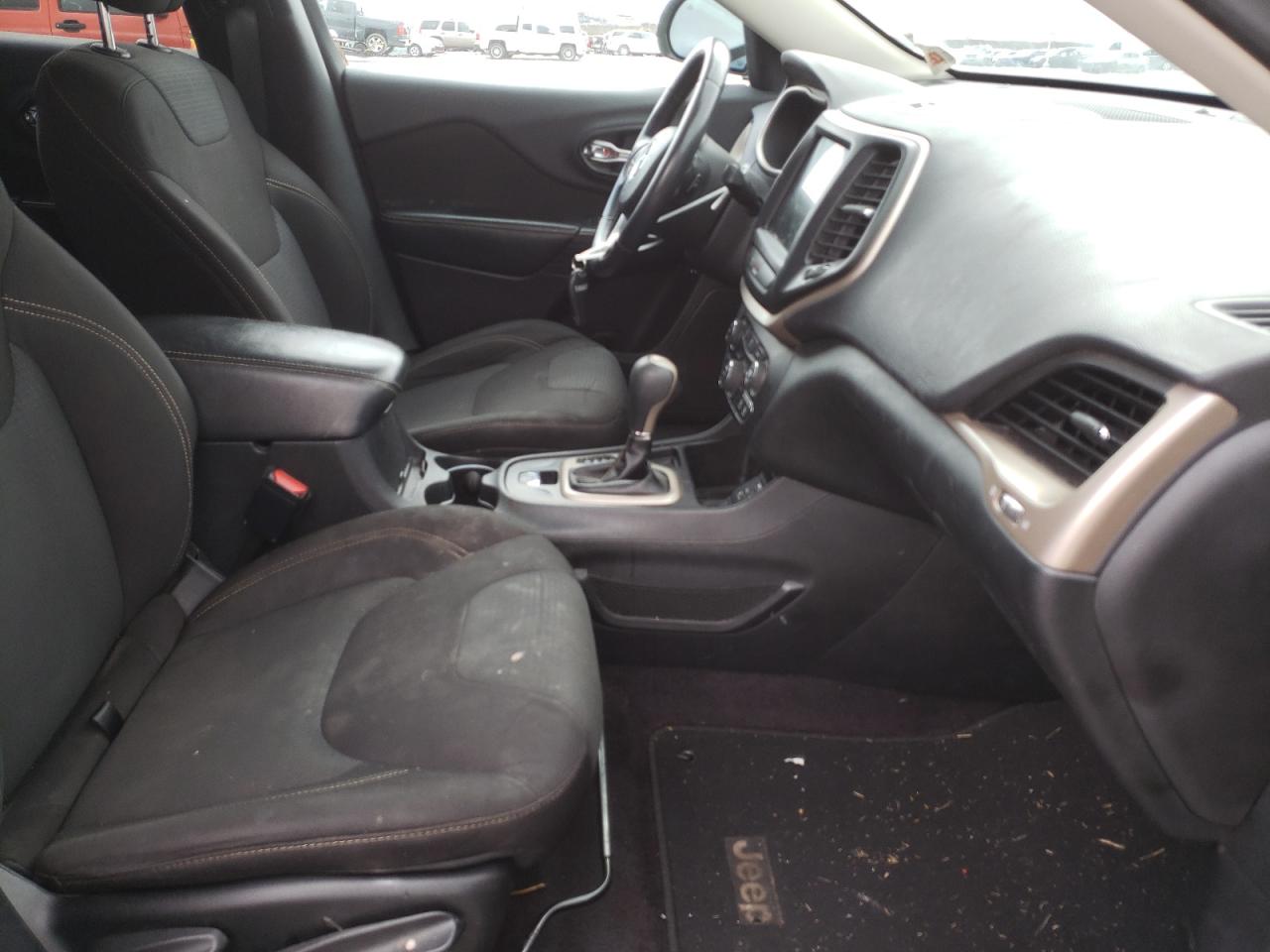 Photo 5 from auction – 2016 JEEP CHEROKEE L with VIN 1C4PJLCB5GW287756