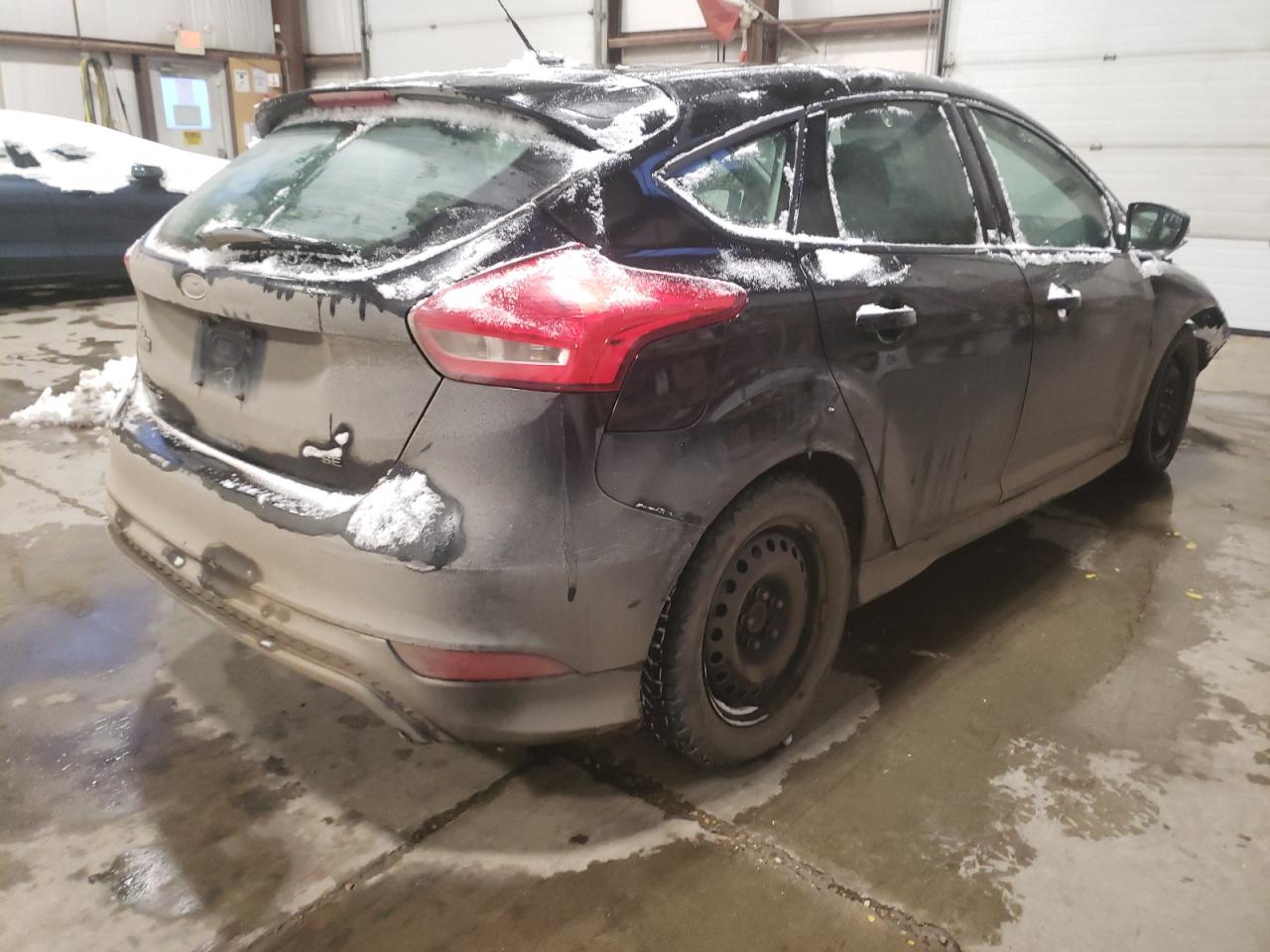 Photo 4 from auction – 2017 FORD FOCUS SE with VIN 1FADP3K27HL288810