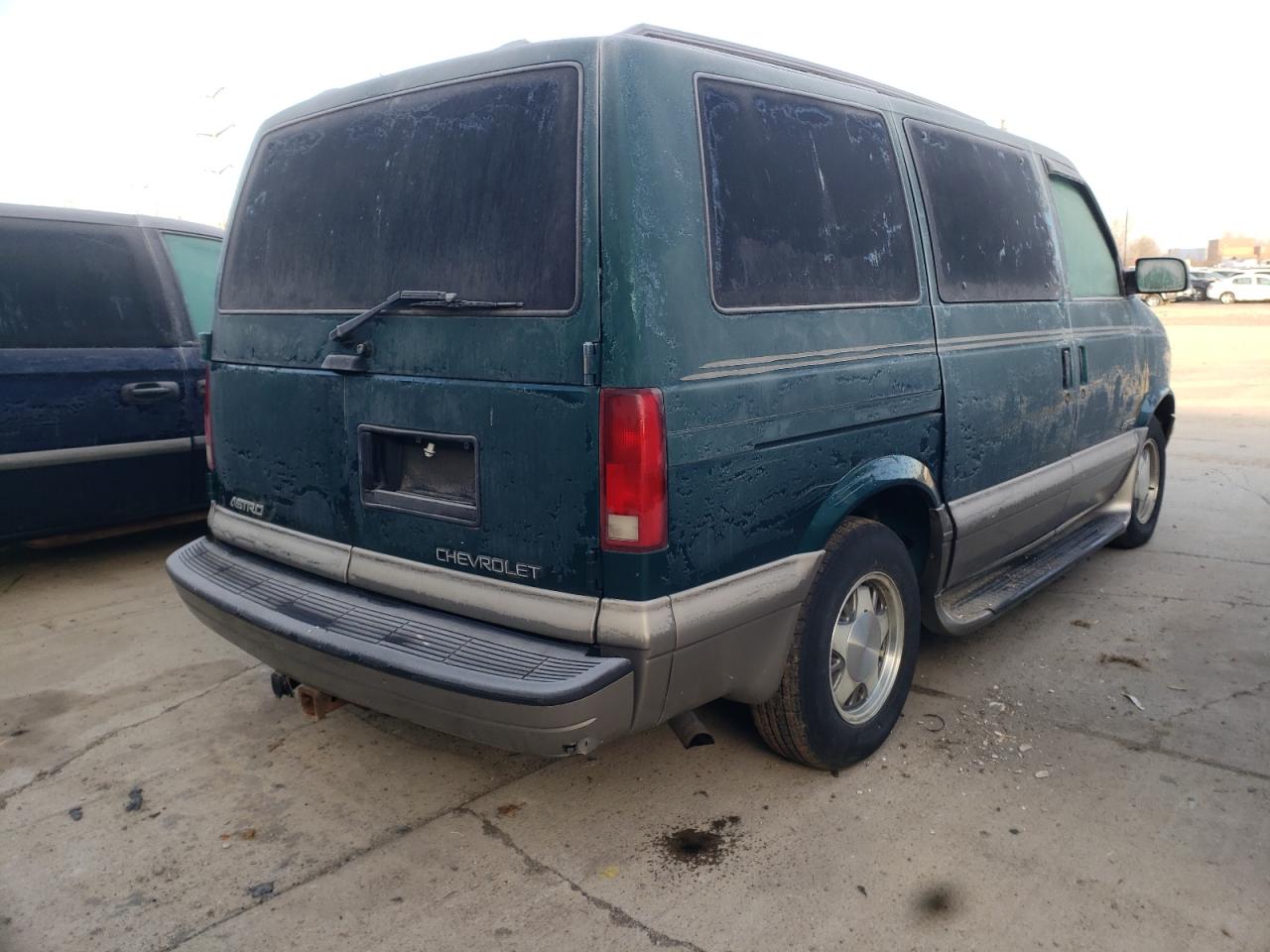 Photo 4 from auction – 2002 CHEVROLET ASTRO with VIN 1GNDM19XX2B104070