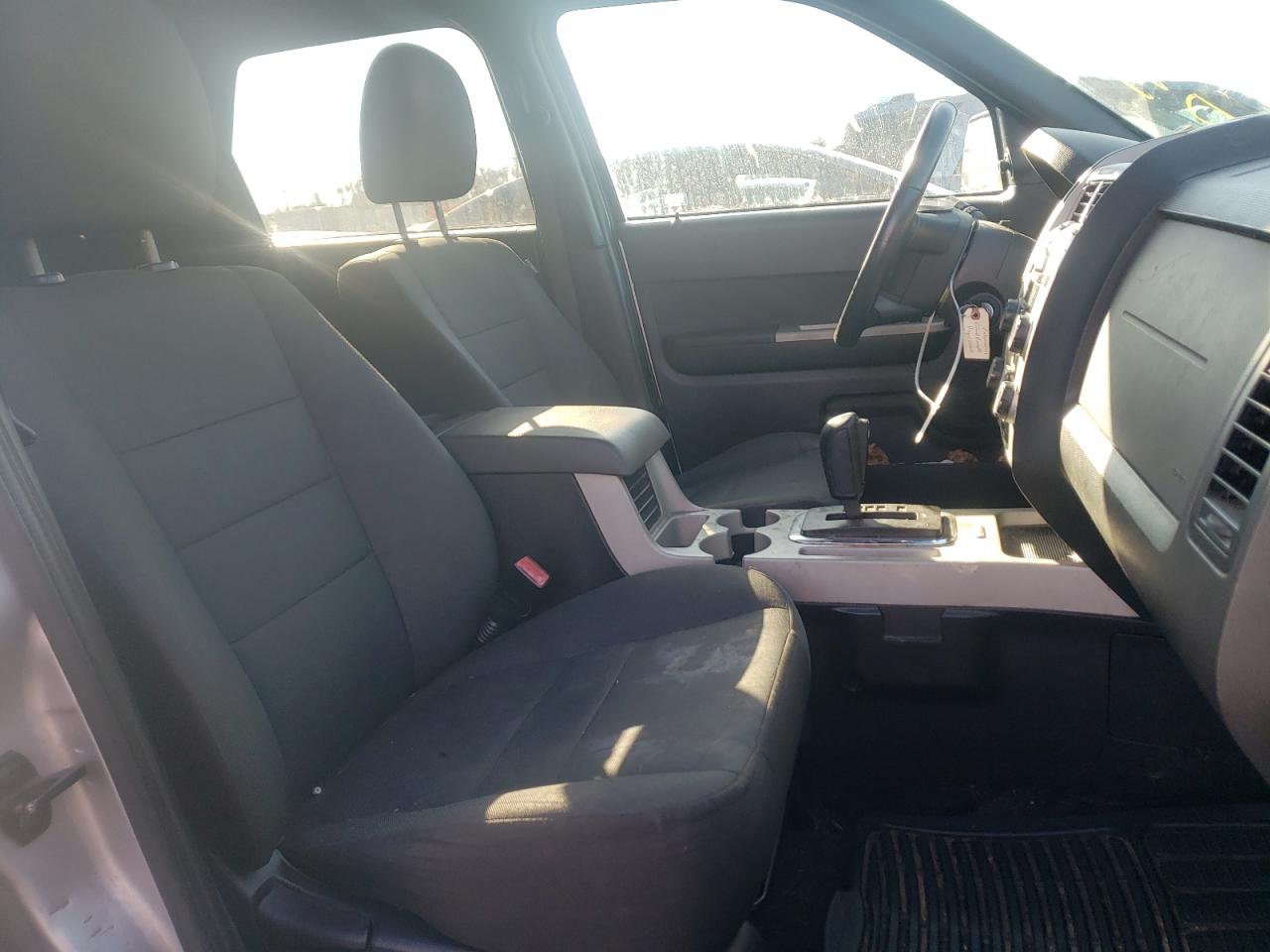 Photo 5 from auction – 2010 FORD ESCAPE XLT with VIN 1FMCU0D72AKC47952