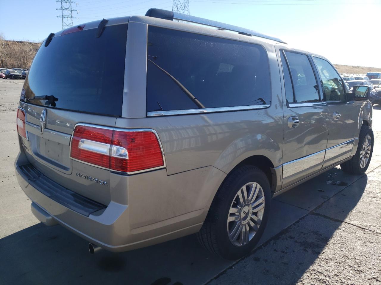 Photo 4 from auction – 2008 LINCOLN NAVIGATOR with VIN 5LMFL28508LJ10756