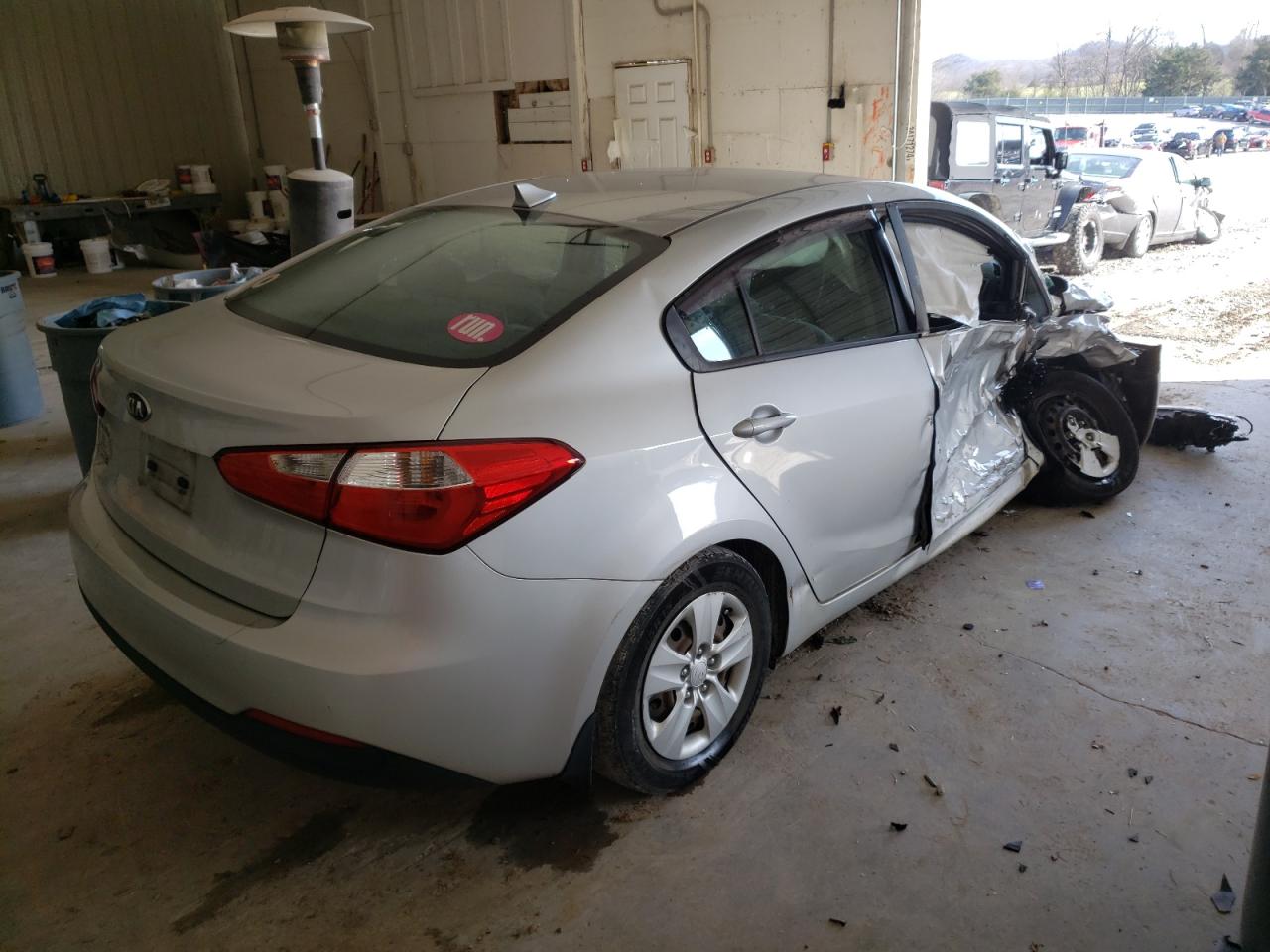 Photo 4 from auction – 2016 KIA FORTE LX with VIN KNAFK4A61G5466187
