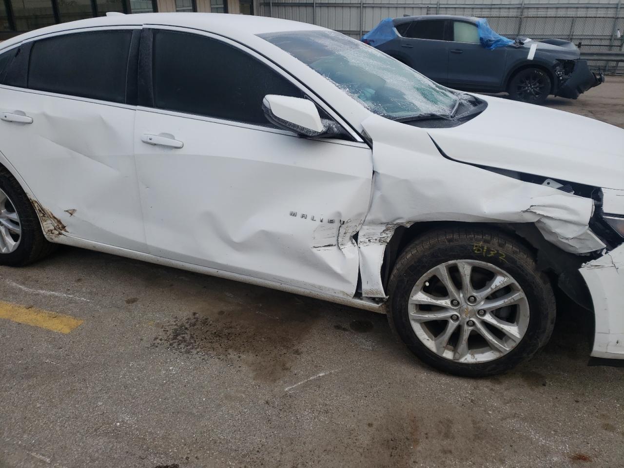 Photo 9 from auction – 2018 CHEVROLET MALIBU with VIN 1G1ZD5ST1JF192861
