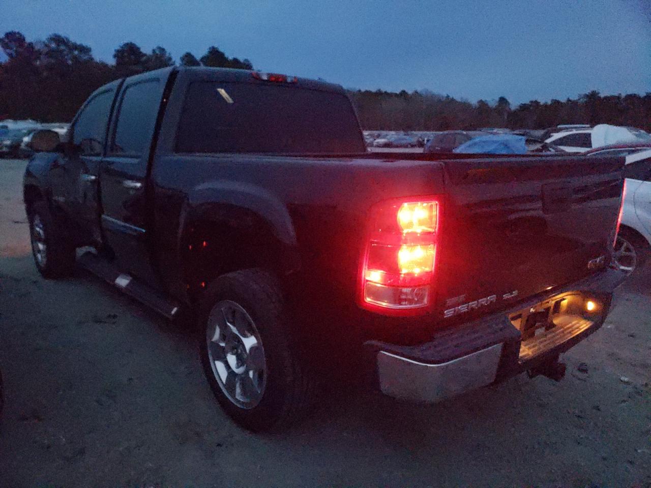 Photo 3 from auction – 2010 GMC SIERRA C15 with VIN 3GTRCVE0XAG229190