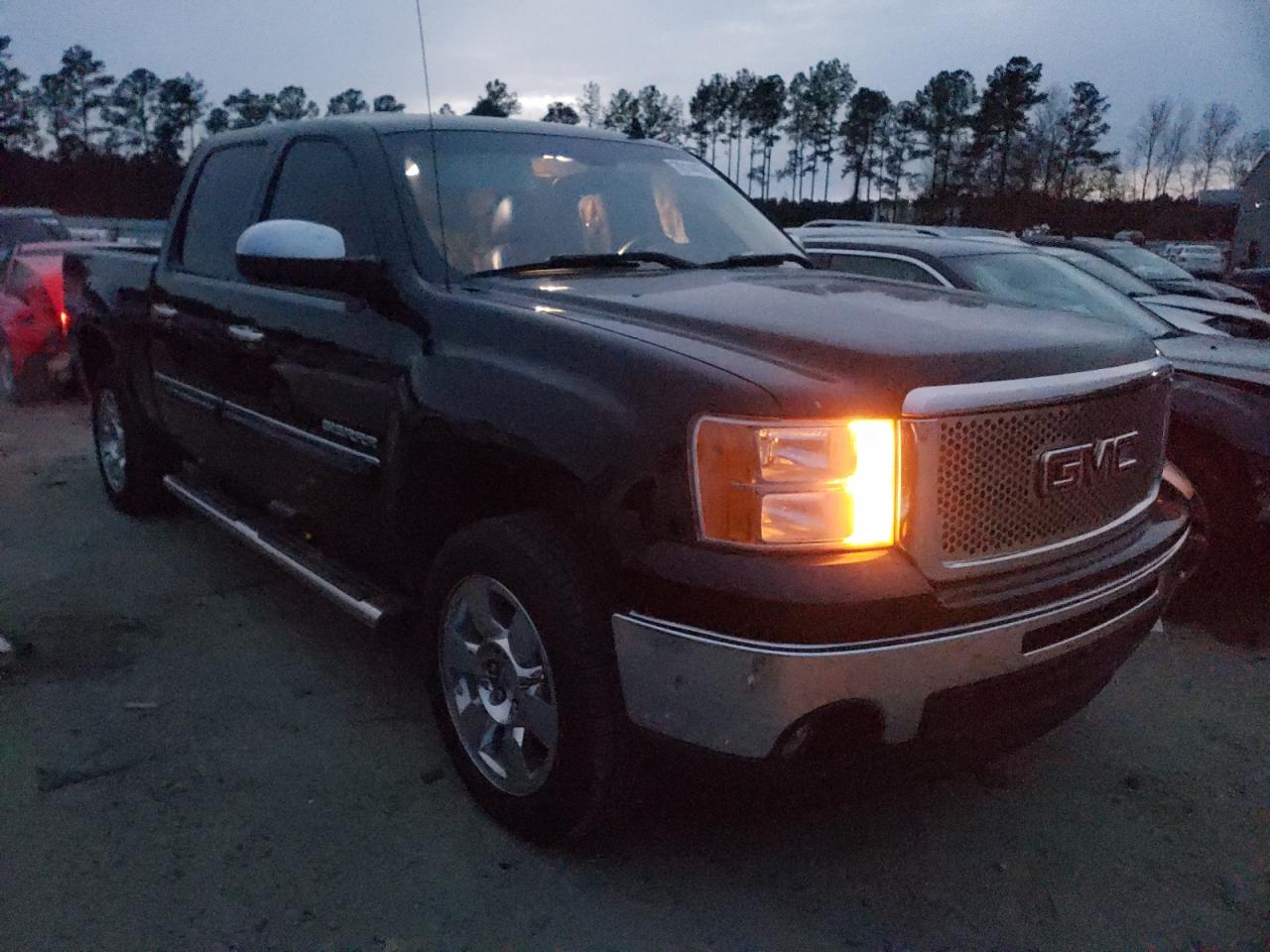 GMC SIERRA C15 2010 with VIN 3GTRCVE0XAG229190 - Photo from auction