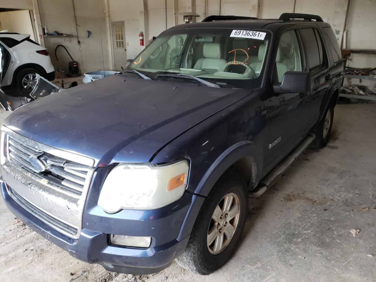 Photo 2 from auction – 2007 FORD EXPLORER X with VIN 1FMEU73E47UB08520