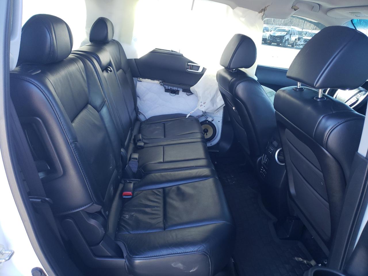 Photo 6 from auction – 2011 HONDA PILOT TOUR with VIN 5FNYF4H9XBB027111