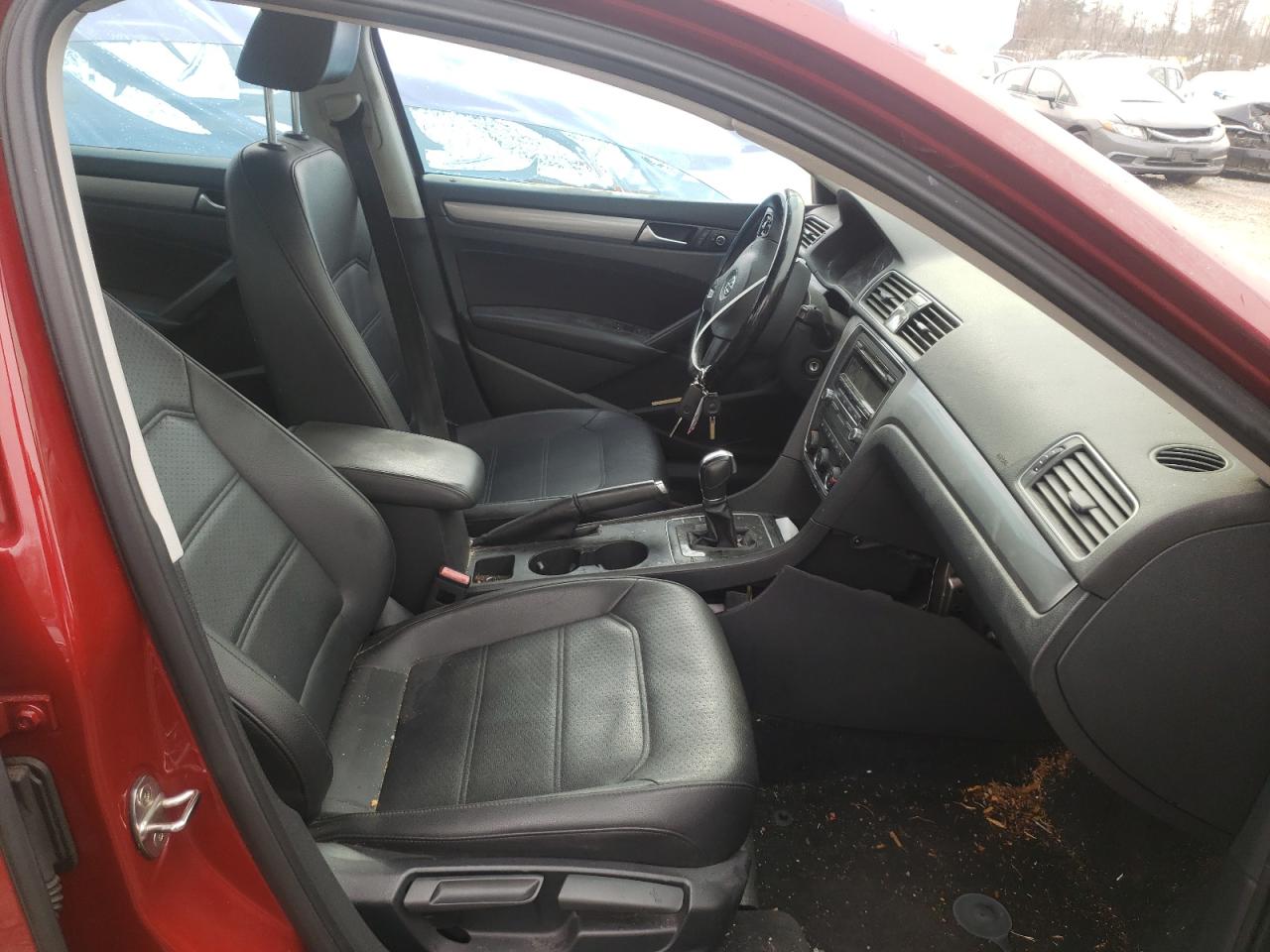 Photo 5 from auction – 2015 VOLKSWAGEN PASSAT S with VIN 1VWAT7A32FC054482