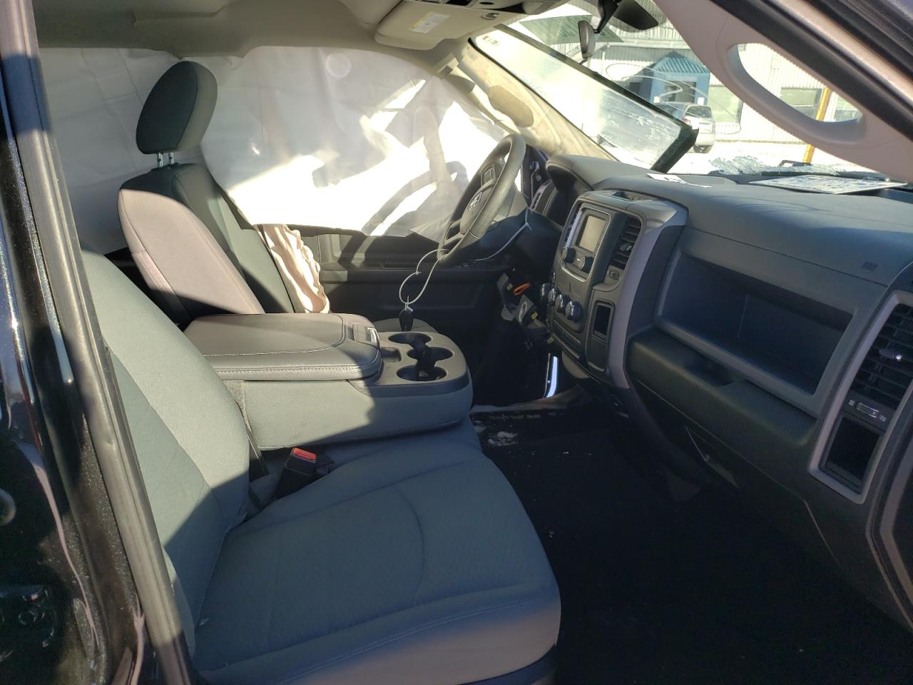 Photo 5 from auction – 2018 RAM 1500 ST with VIN 1C6RR7FG7JS235406
