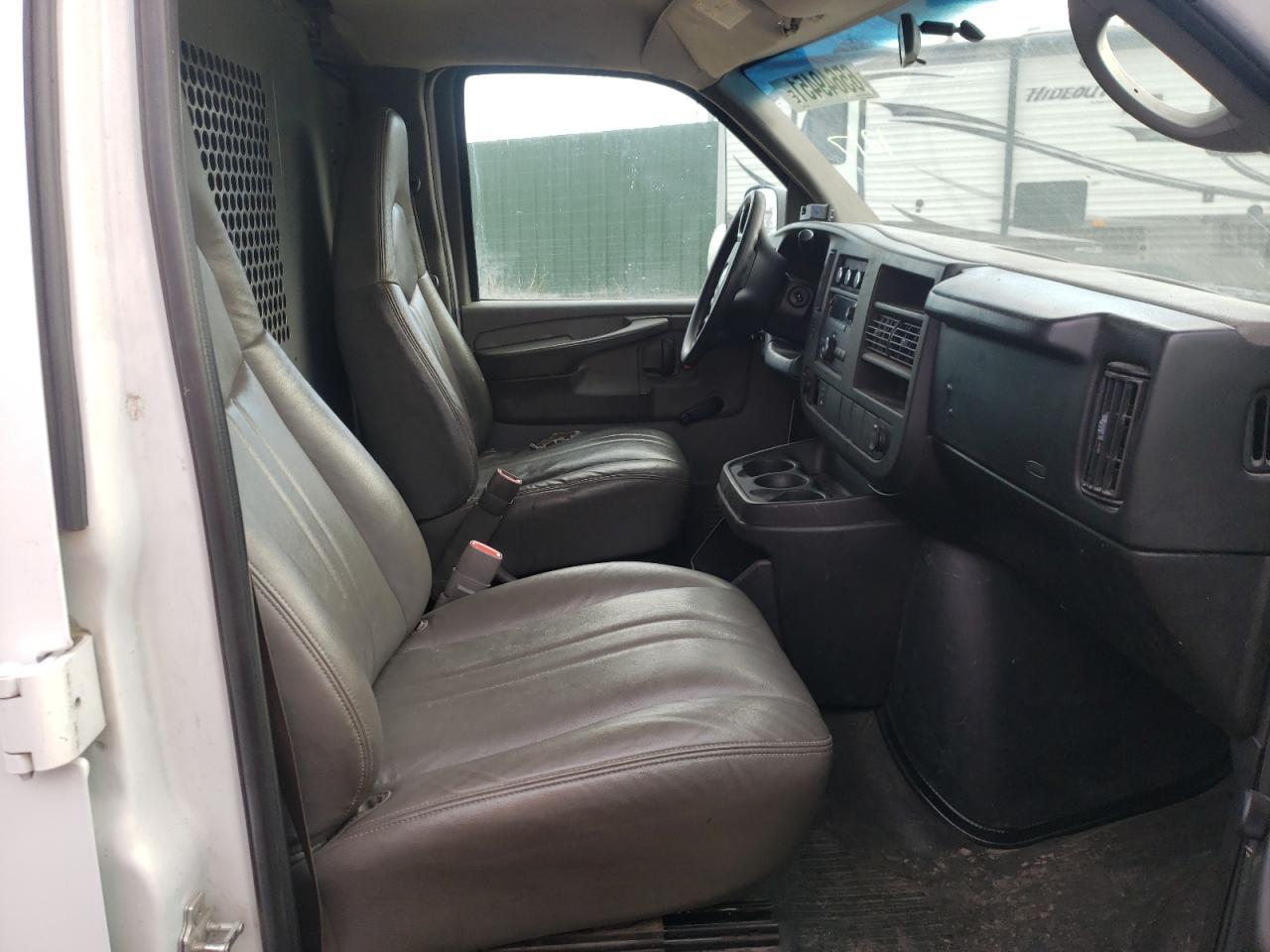 Photo 5 from auction – 2008 CHEVROLET EXPRESS G2 with VIN 1GCGG25C281212283