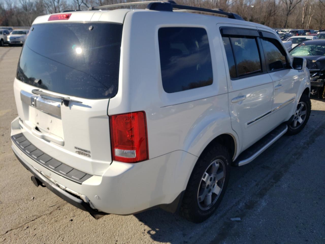 Photo 4 from auction – 2011 HONDA PILOT TOUR with VIN 5FNYF4H9XBB027111