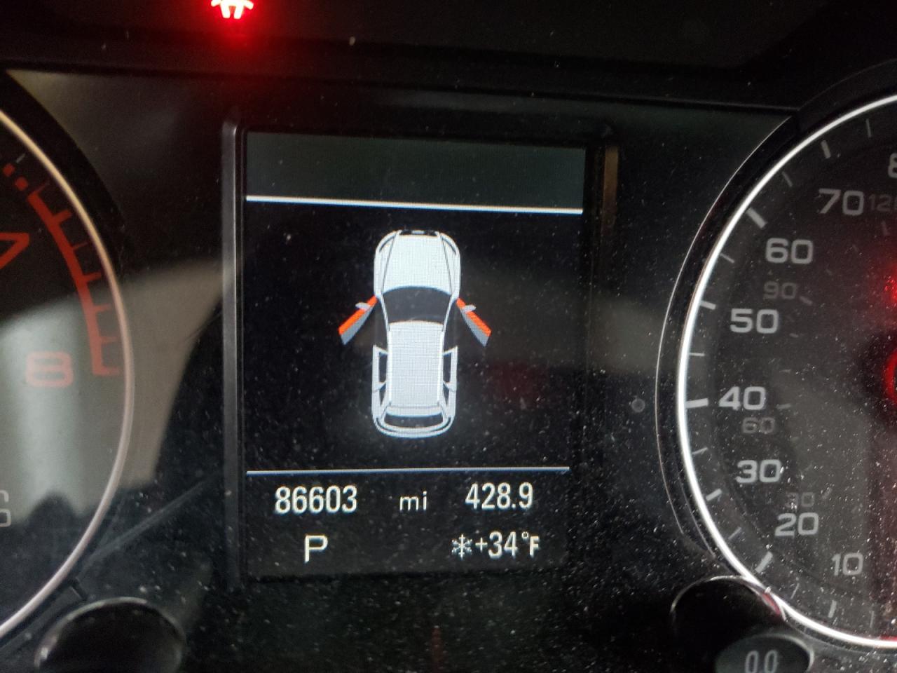 Zdjęcie 8 z aukcji – 2016 AUDI Q5 PREMIUM z VIN WA1C2AFPXGA150231