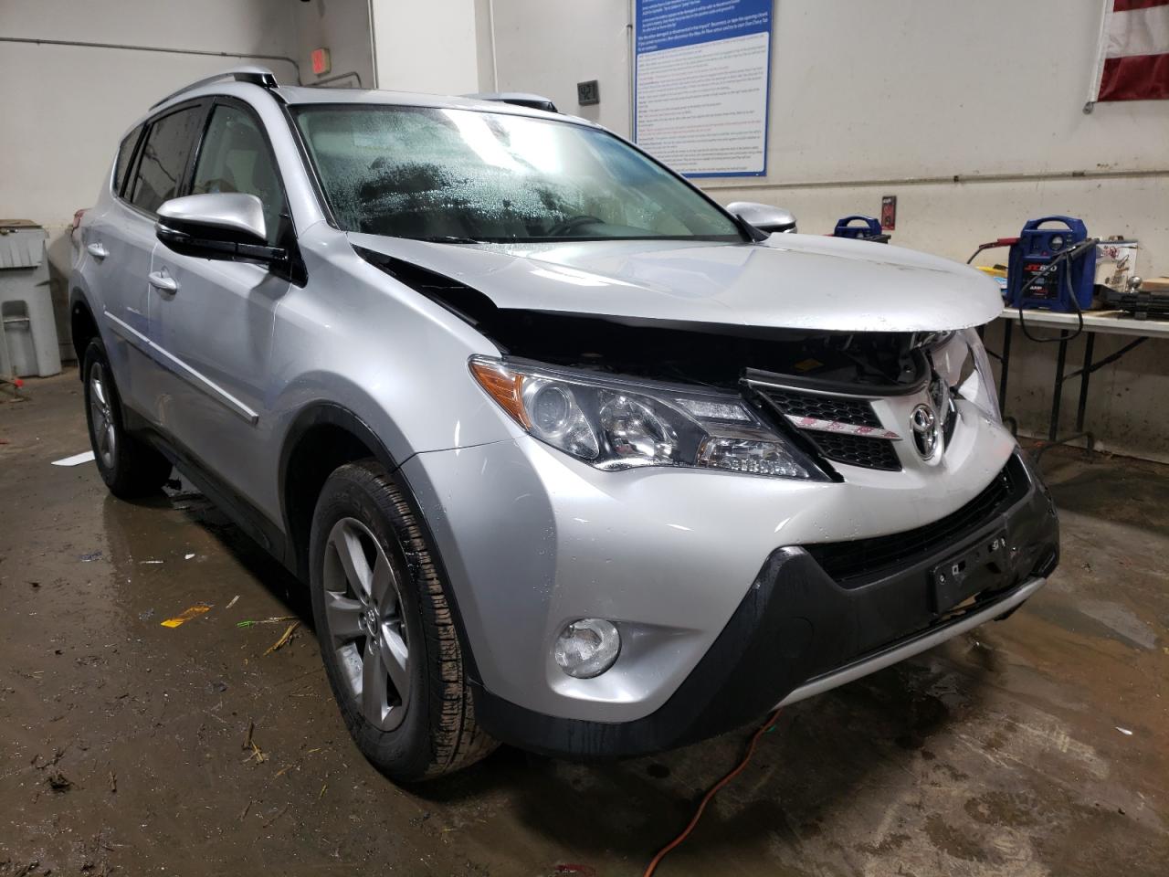 TOYOTA RAV4 XLE 2015 with VIN 2T3WFREV8FW146474 - Photo from auction