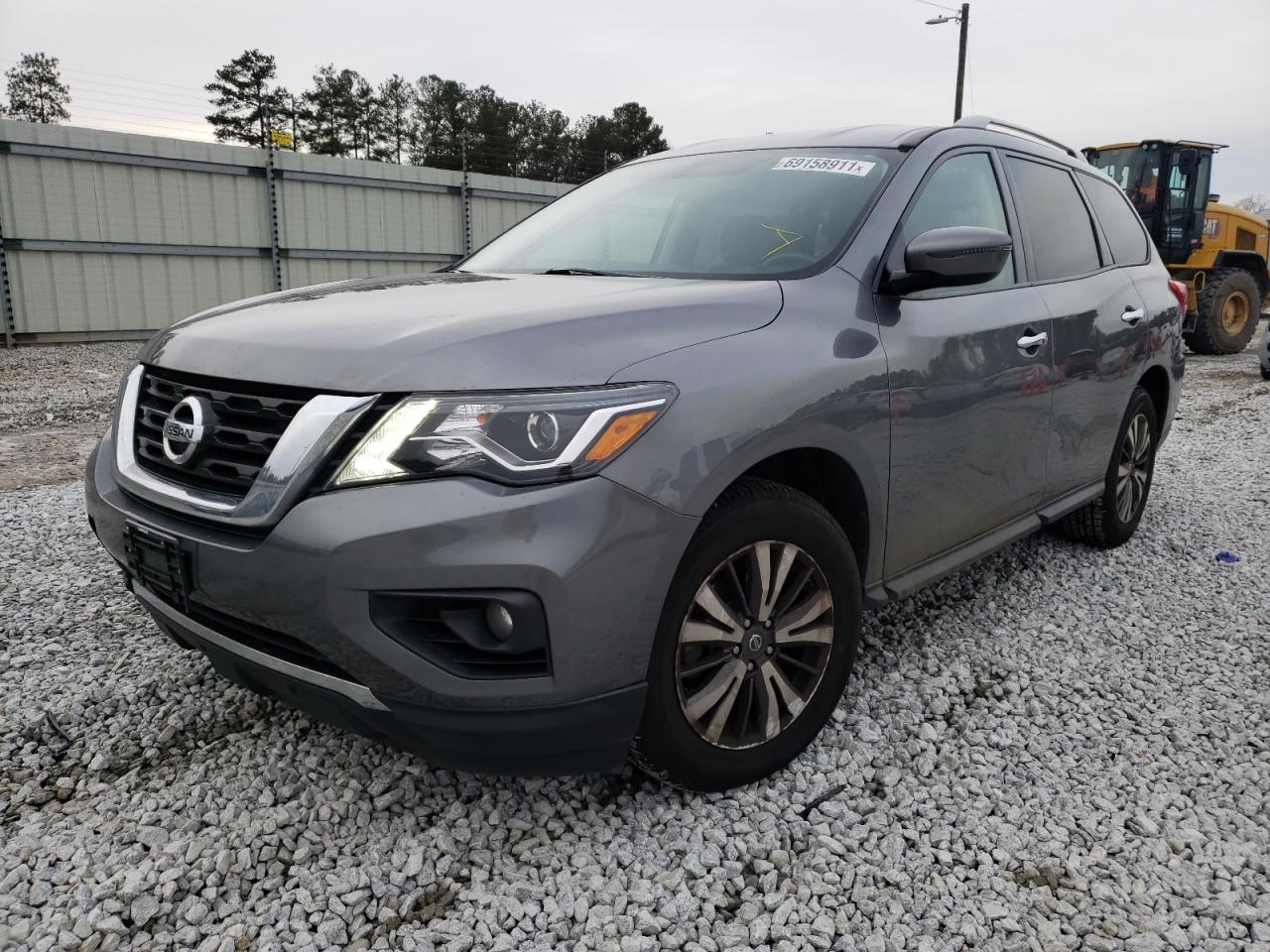 Photo 2 from auction – 2017 NISSAN PATHFINDER with VIN 5N1DR2MN8HC661841