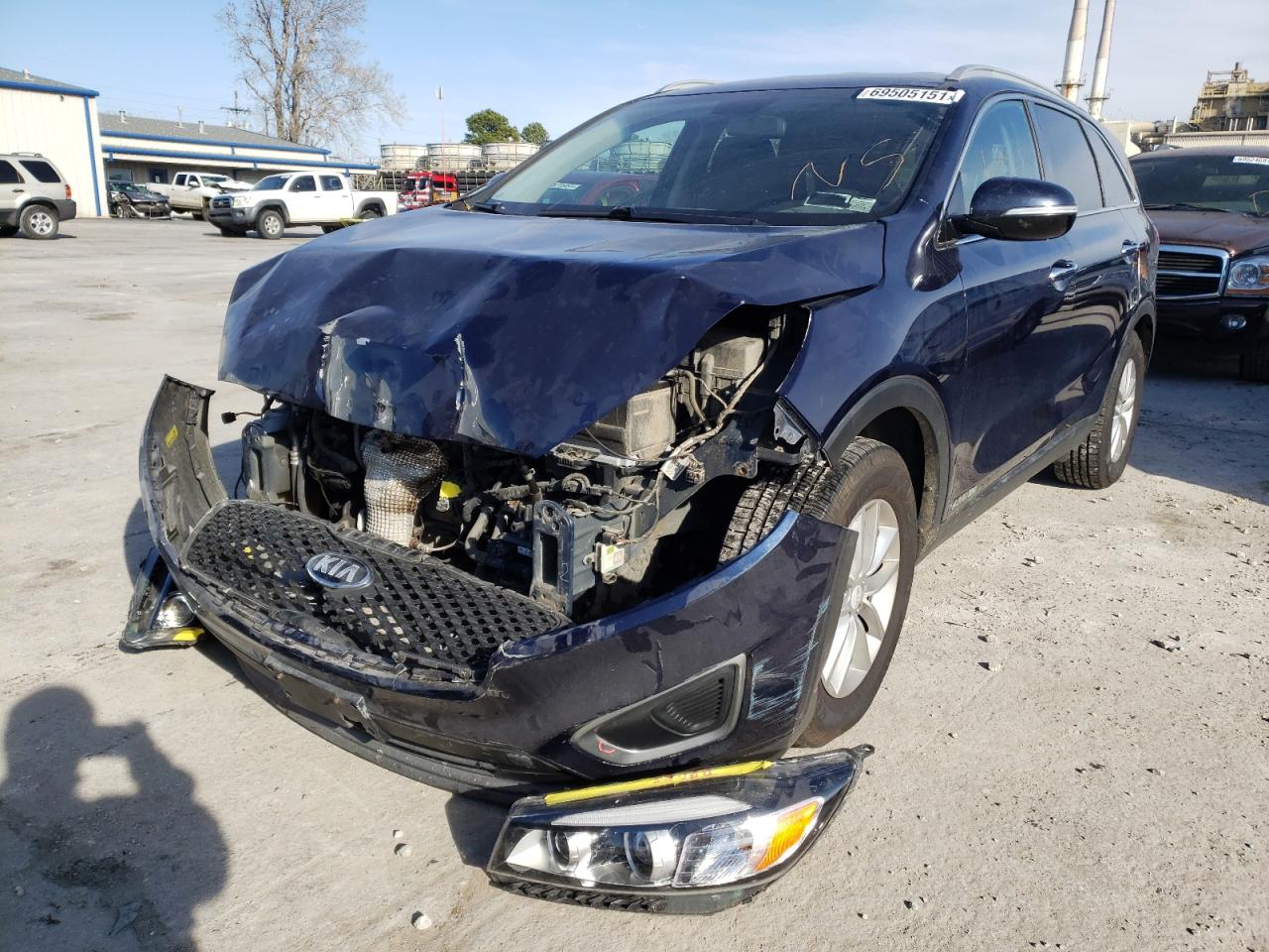 Photo 2 from auction – 2016 KIA SORENTO LX with VIN 5XYPGDA51GG178306