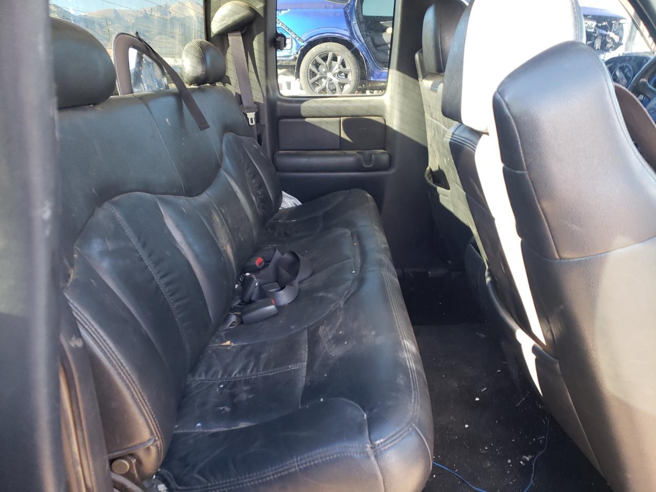 Photo 6 from auction – 2000 CHEVROLET SILVERADO with VIN 1GCEK19T8YE148852