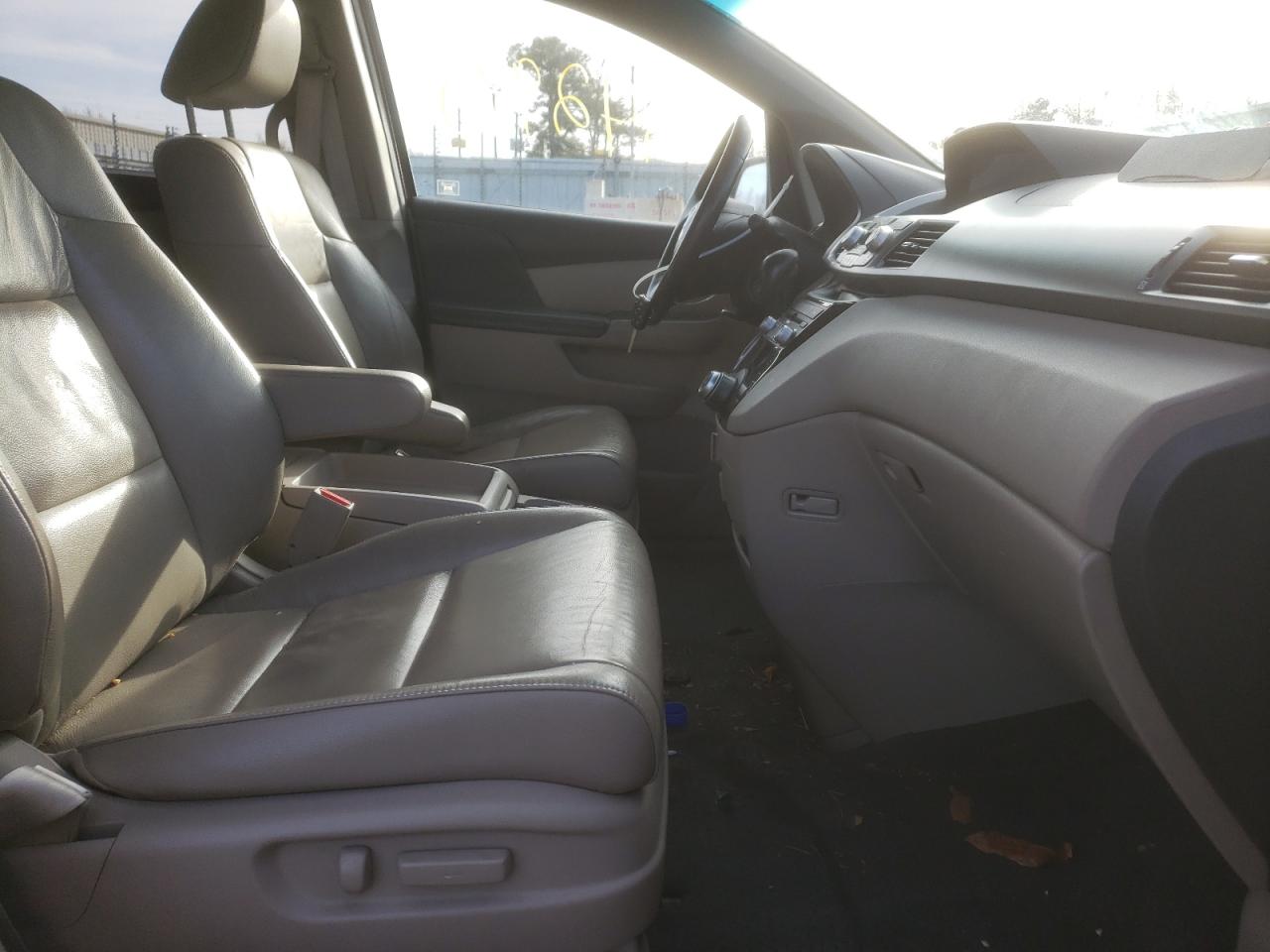 Photo 5 from auction – 2011 HONDA ODYSSEY EX with VIN 5FNRL5H69BB069391
