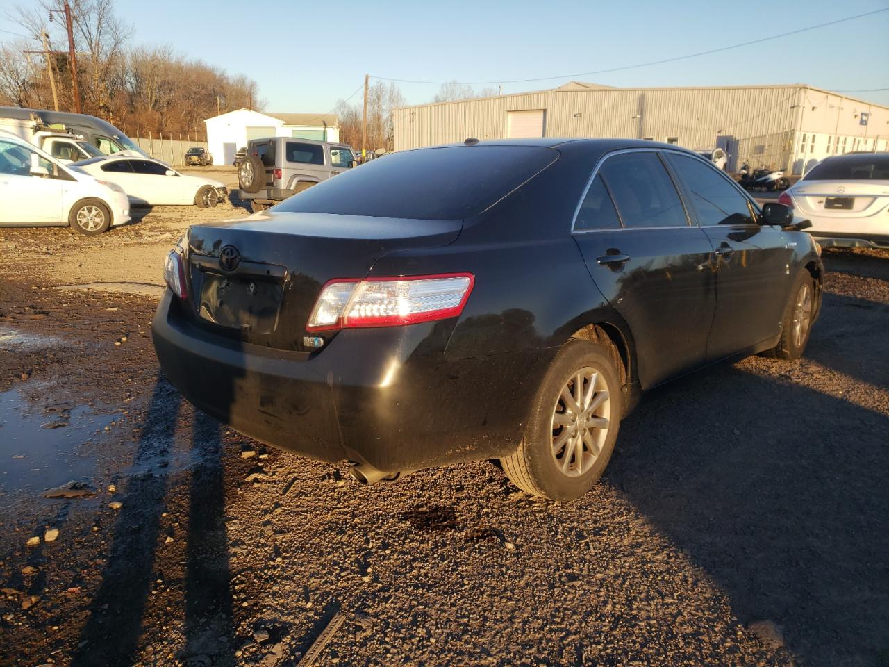 Photo 4 from auction – 2011 TOYOTA CAMRY HYBR with VIN 4T1BB3EK2BU130366