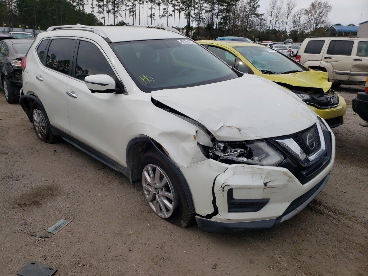 NISSAN ROGUE S 2017 с VIN KNMAT2MTXHP596233 - Фото с аукциона
