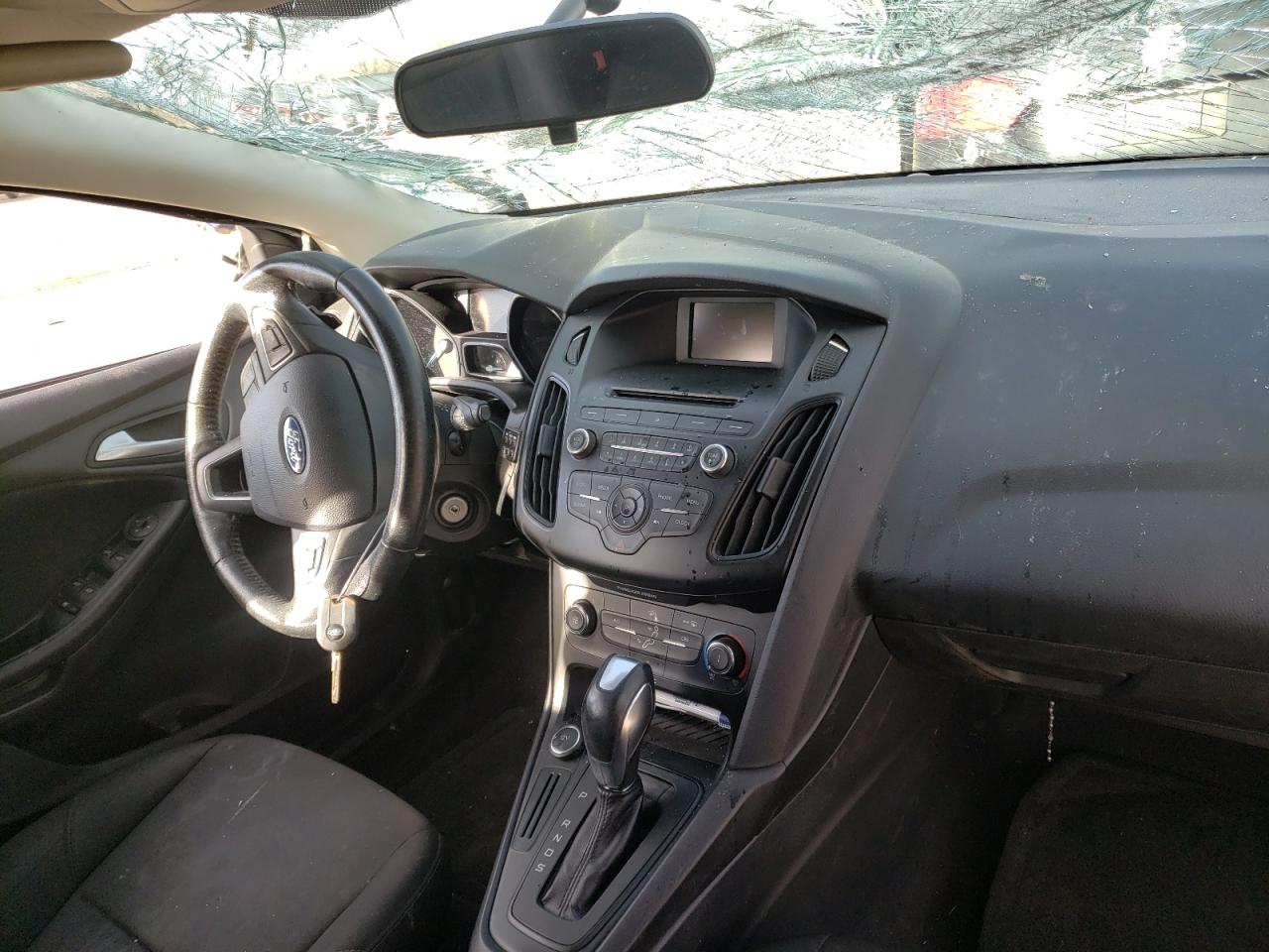 Photo 9 from auction – 2015 FORD FOCUS SE with VIN 1FADP3K20FL261901