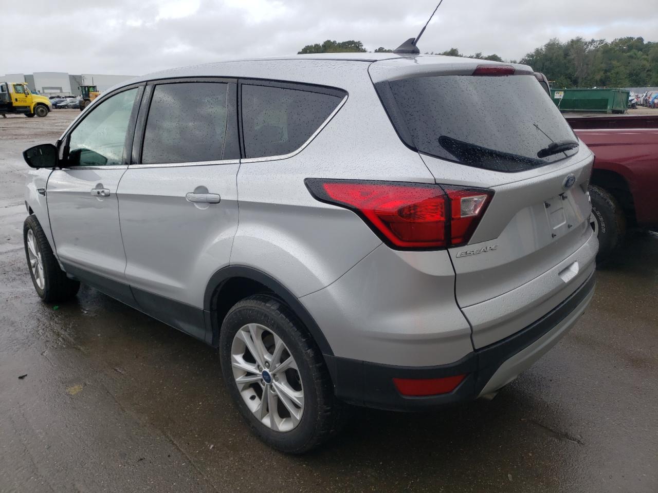 Photo 3 from auction – 2019 FORD ESCAPE SE with VIN 1FMCU9GD4KUC24863