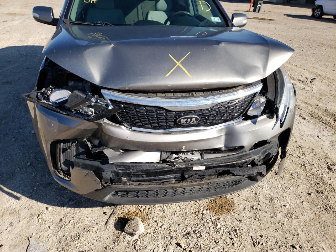 Photo 9 from auction – 2015 KIA SORENTO LX with VIN 5XYKT4A77FG619085