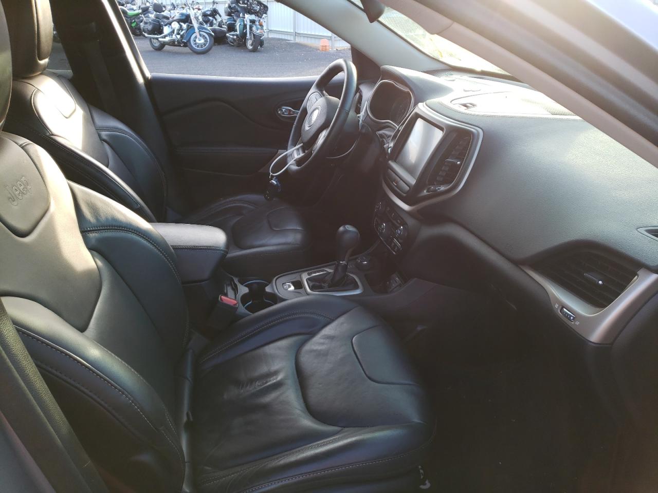 Photo 5 from auction – 2017 JEEP CHEROKEE L with VIN 1C4PJMDBXHW635072