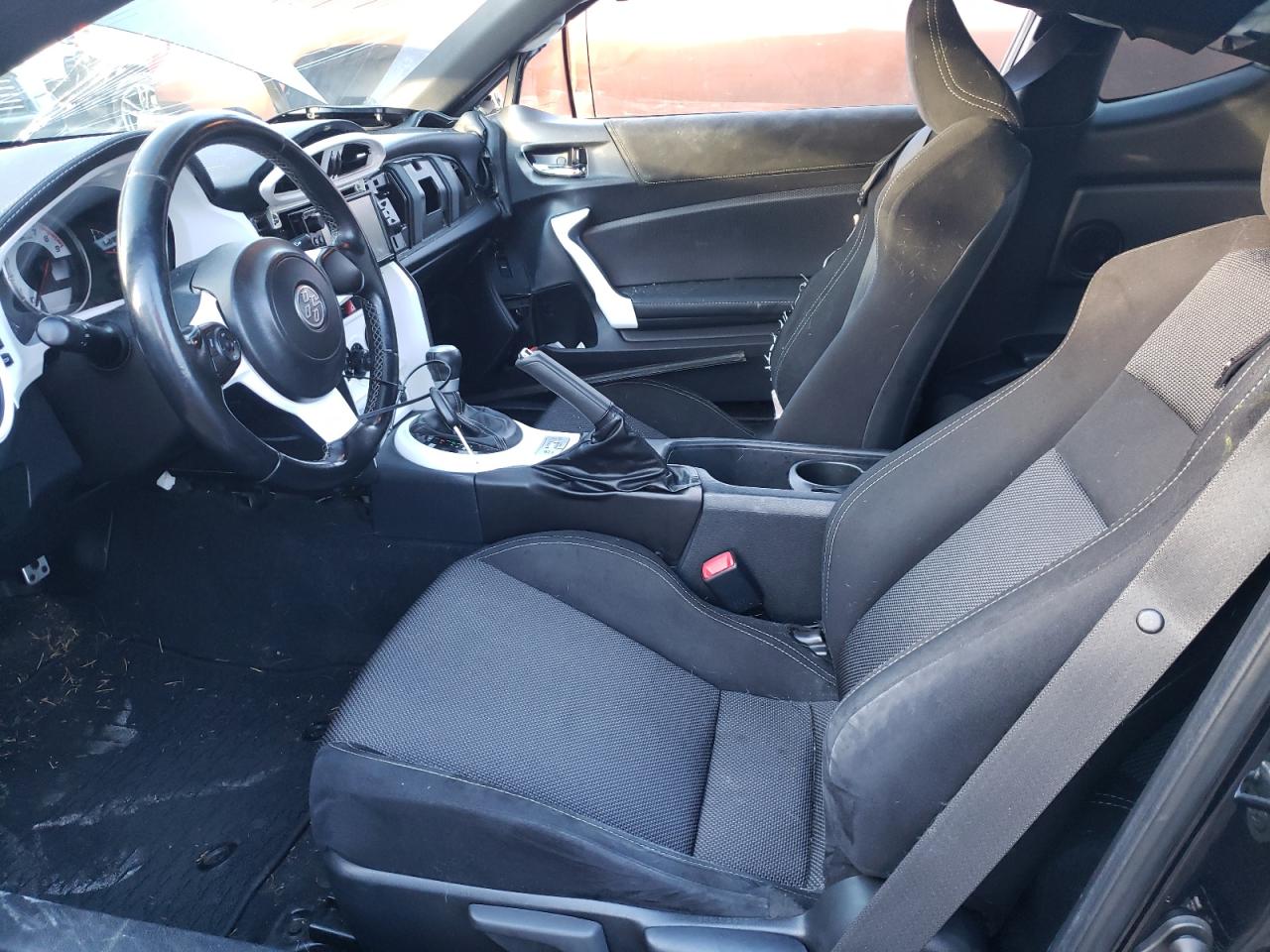 Photo 5 from auction – 2017 TOYOTA 86 BASE with VIN JF1ZNAA10H8705597