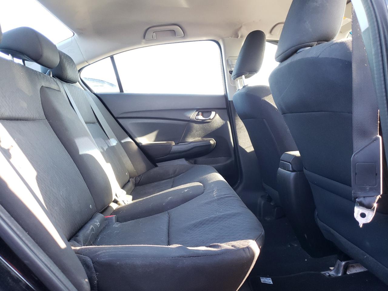 Photo 6 from auction – 2015 HONDA CIVIC LX with VIN 19XFB2F50FE276195