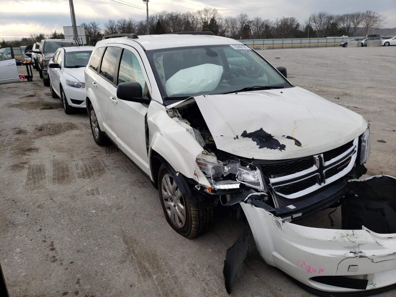 DODGE JOURNEY SE 2018 with VIN 3C4PDCAB4JT382834 - Photo from auction