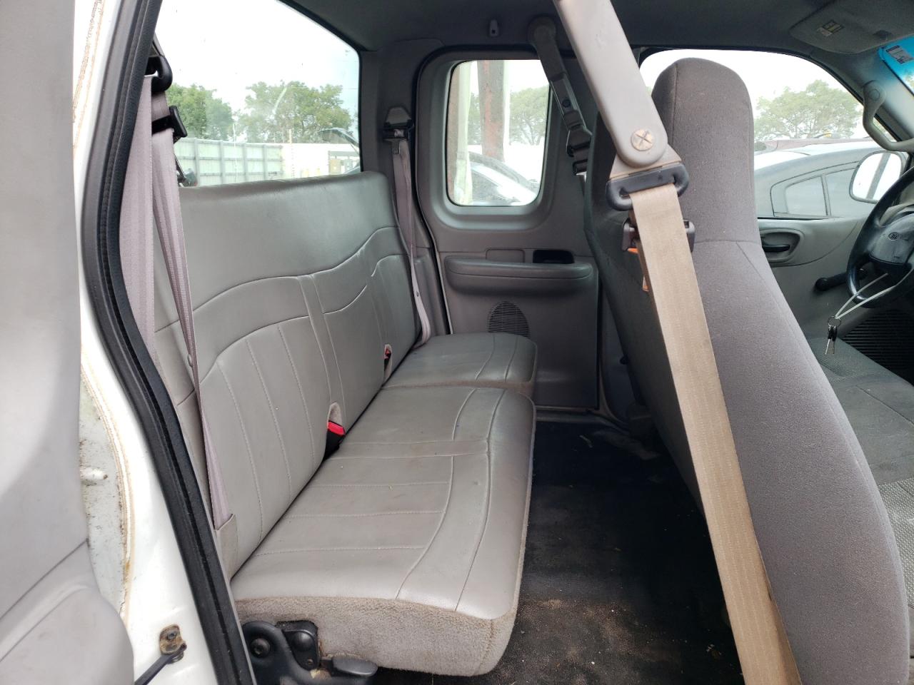 Photo 6 from auction – 2000 FORD F150 with VIN 1FTZX1729YNB22208