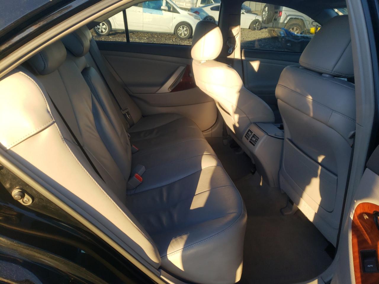 Photo 6 from auction – 2011 TOYOTA CAMRY HYBR with VIN 4T1BB3EK2BU130366