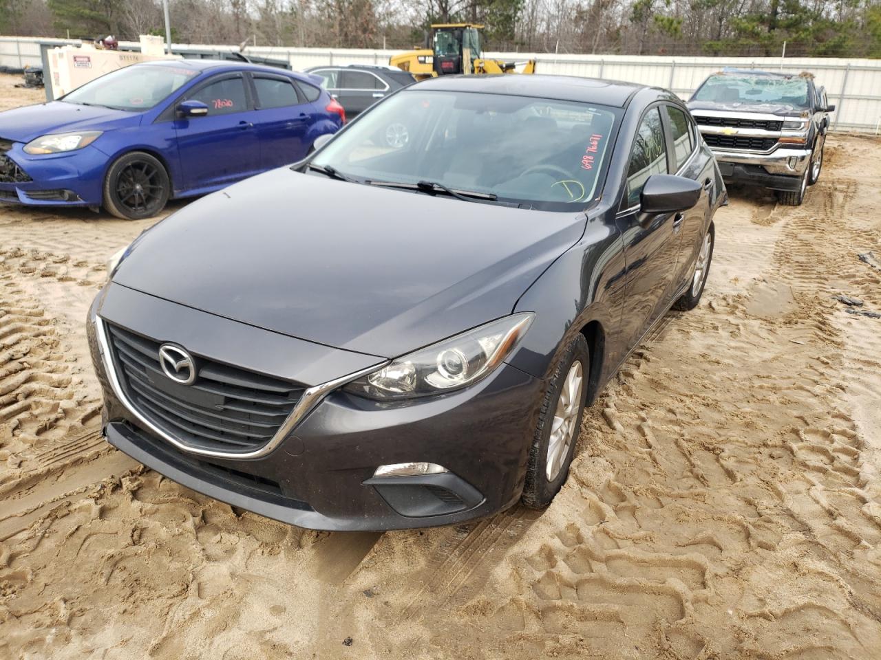 Photo 2 from auction – 2014 MAZDA 3 TOURING with VIN JM1BM1V74E1161011