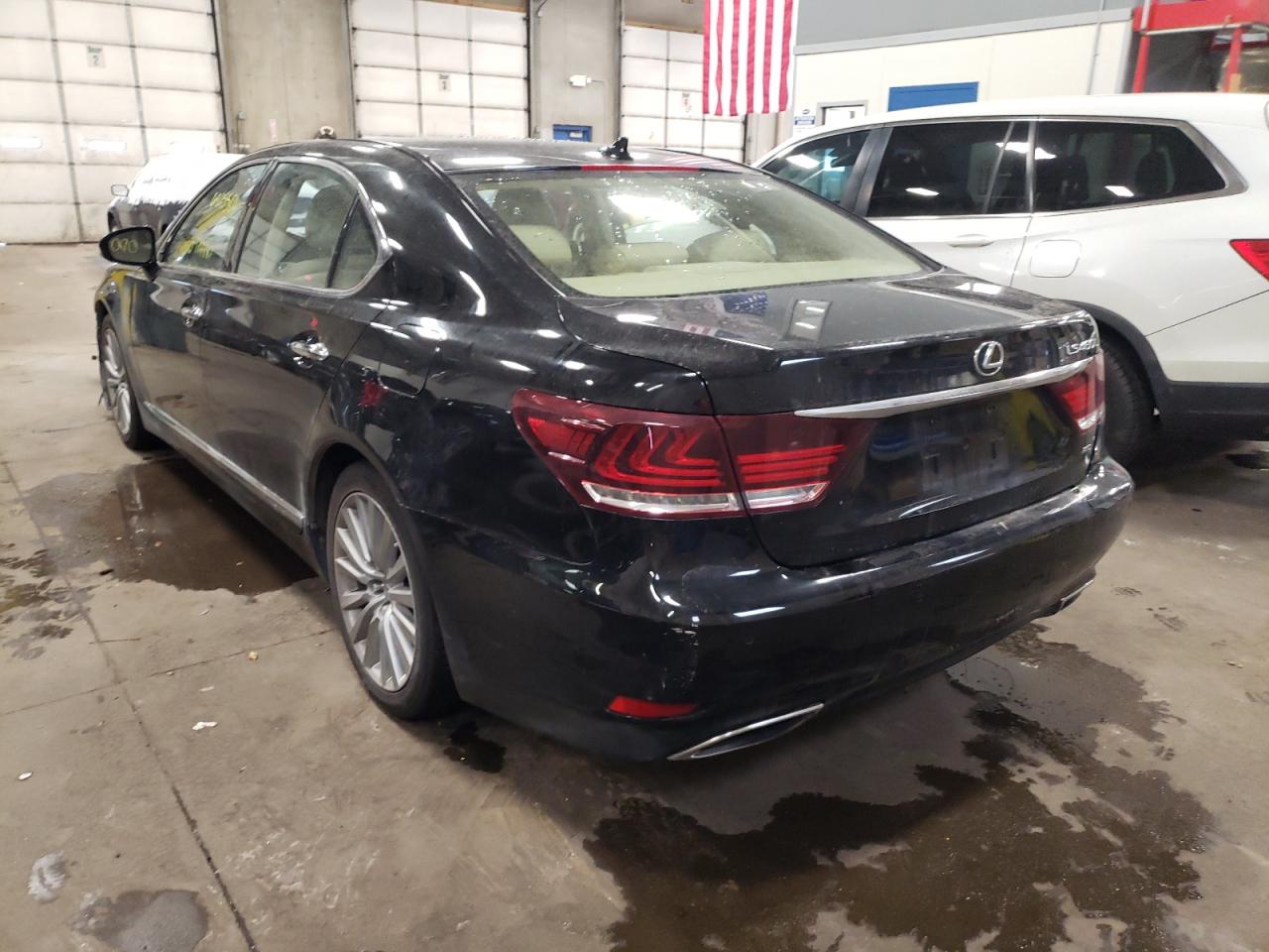 Photo 3 from auction – 2013 LEXUS LS 460L with VIN JTHDL5EF1D5005928