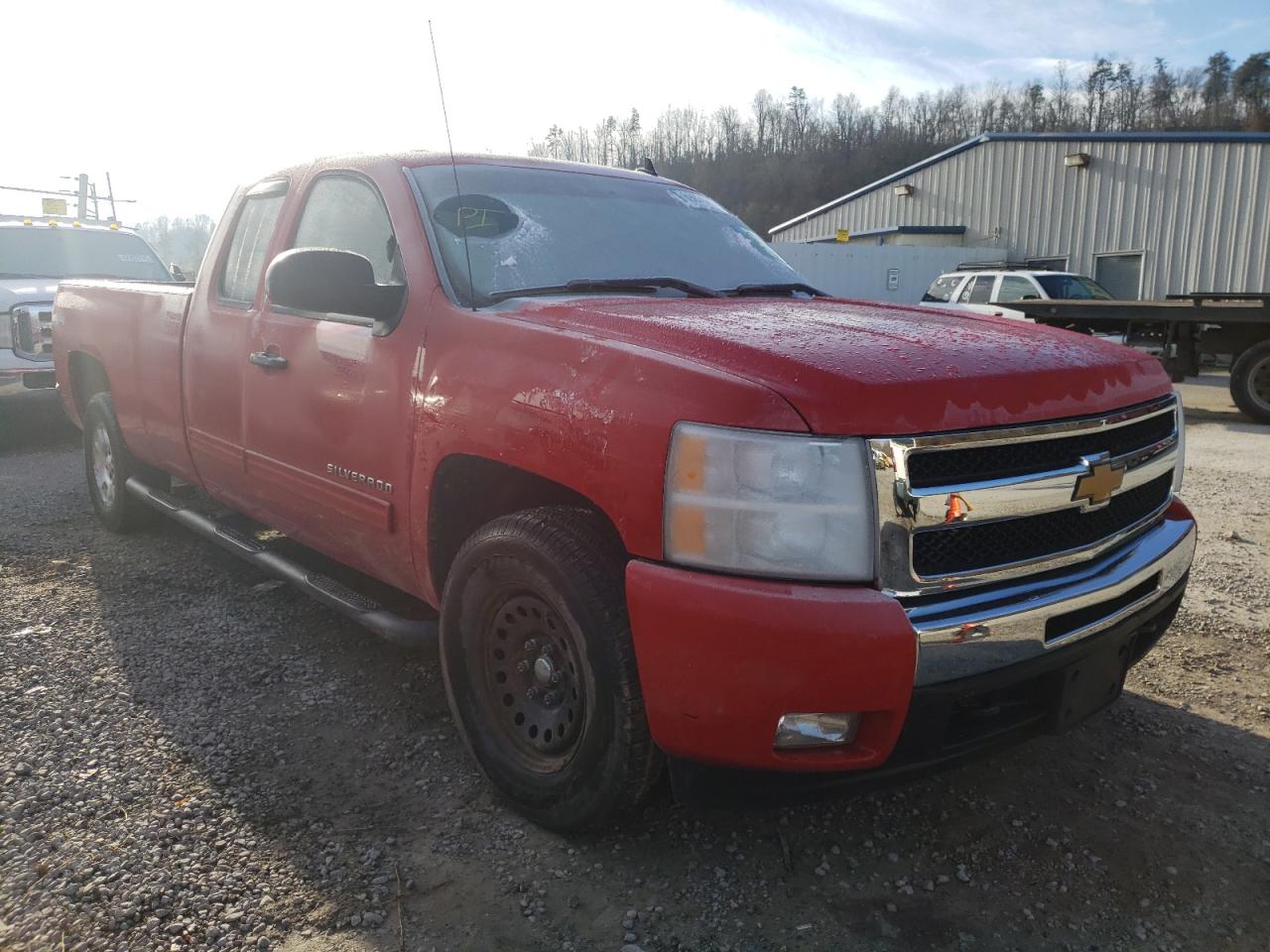 CHEVROLET SILVERADO 2011 with VIN 1GCRKSE02BZ452617 - Photo from auction