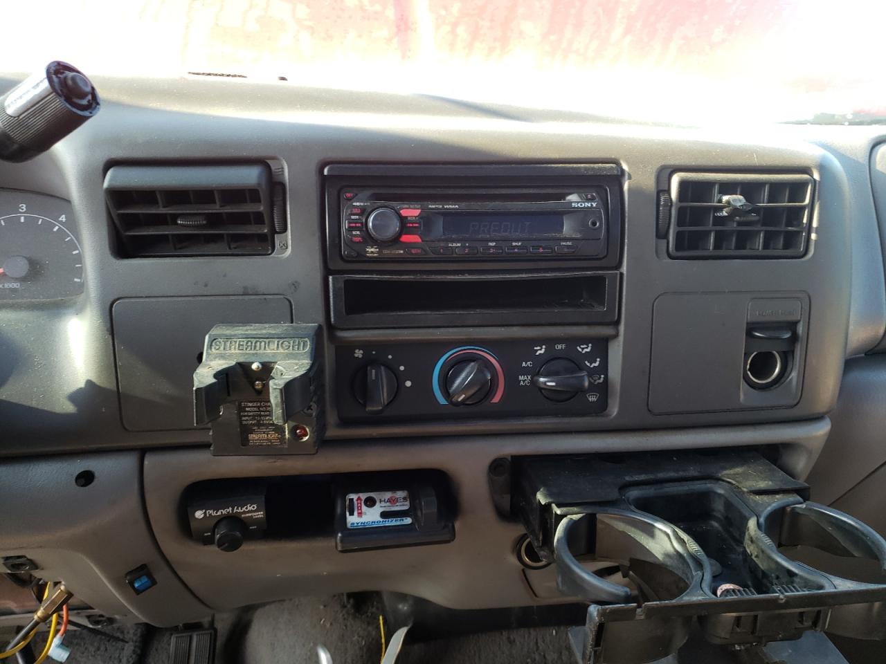 Photo 9 from auction – 2000 FORD F250 SUPER with VIN 3FTNW20L1YMA52658