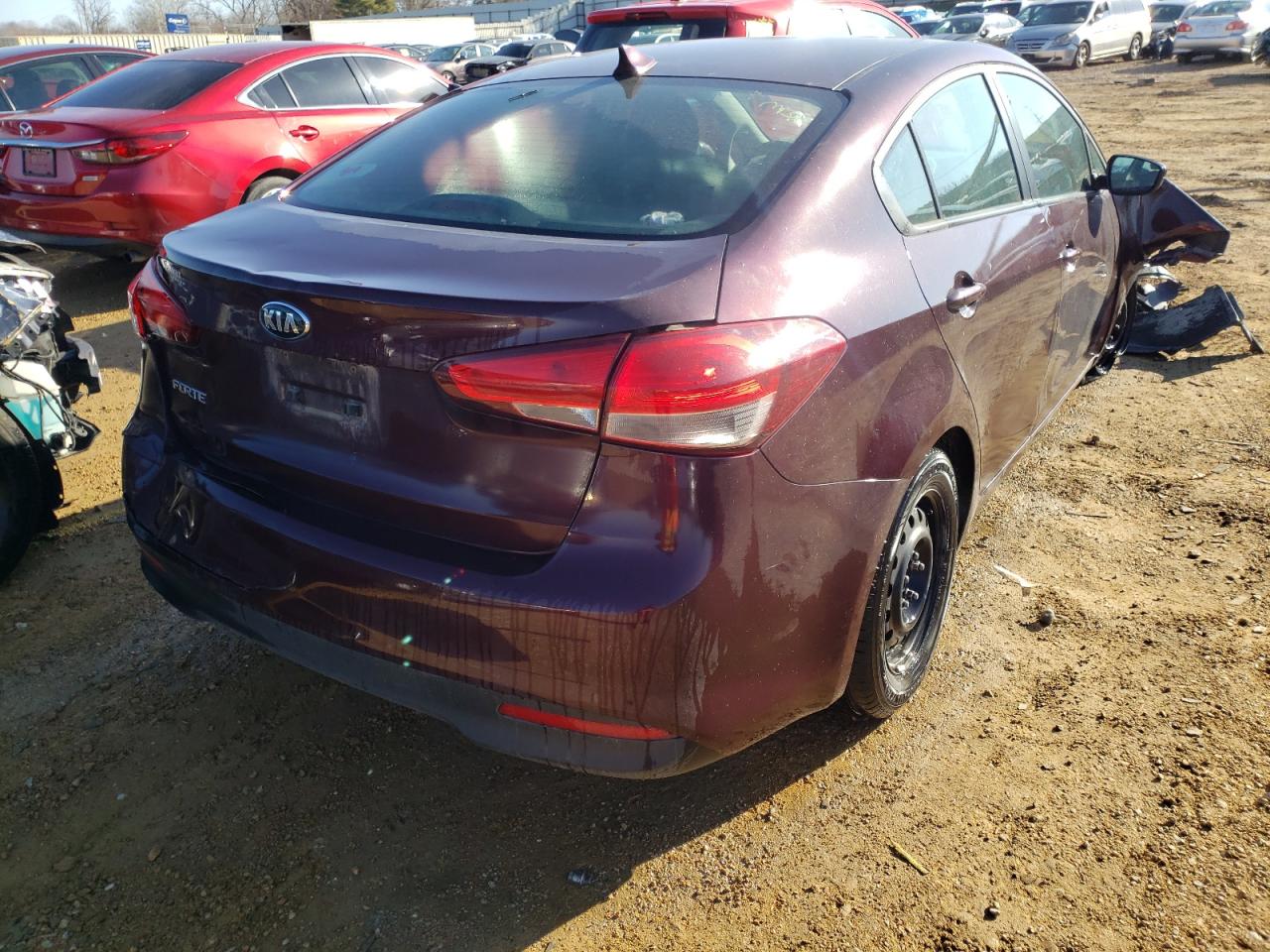 Photo 4 from auction – 2017 KIA FORTE LX with VIN 3KPFK4A73HE121406