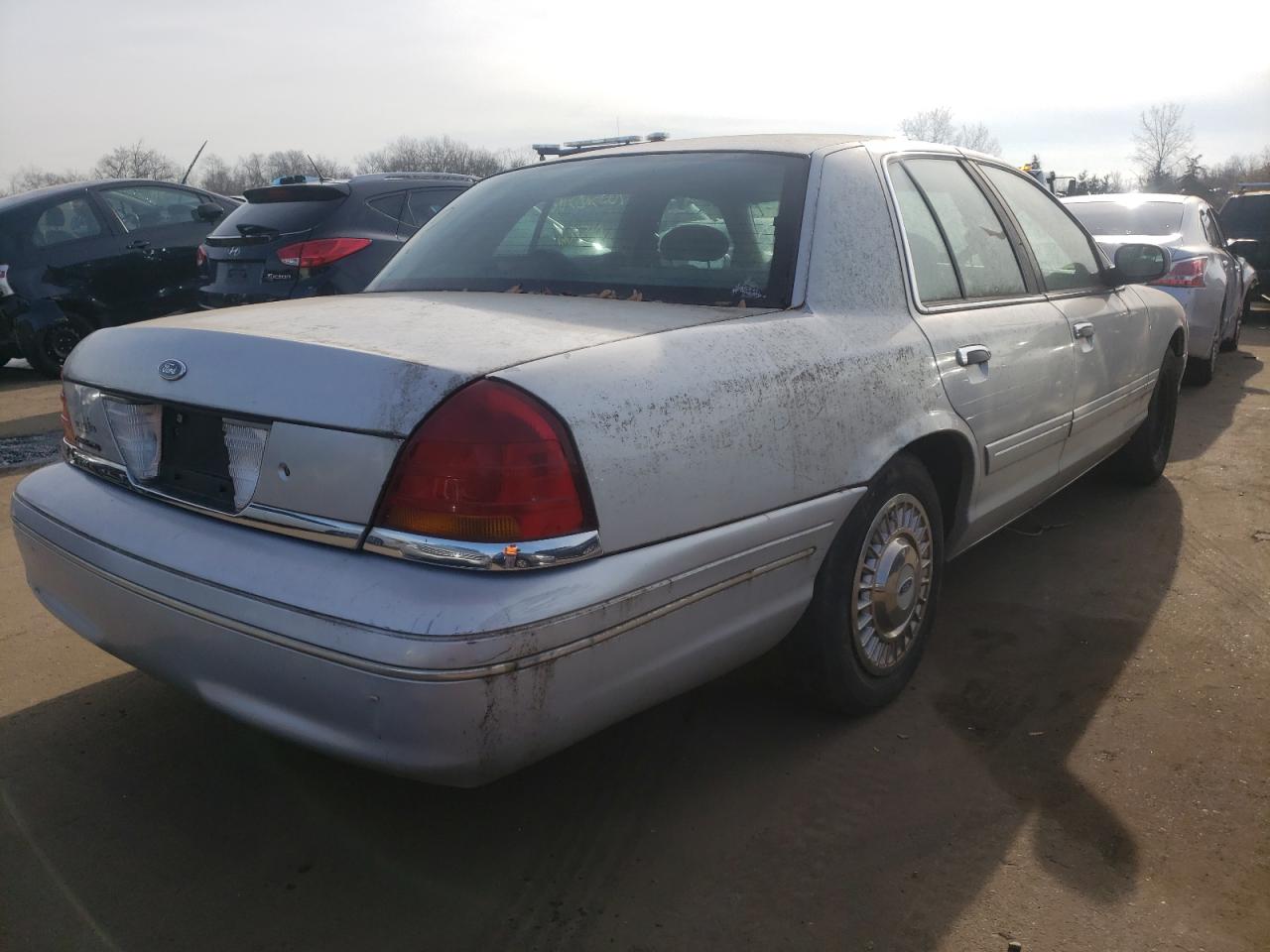 Photo 4 from auction – 2001 FORD CROWN VICT with VIN 2FAFP73W21X191248