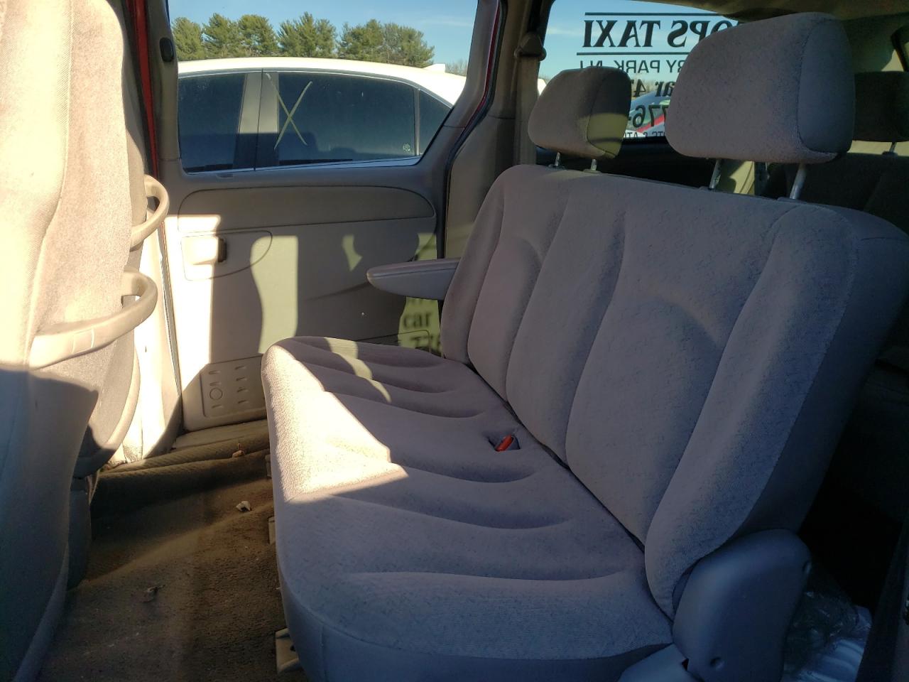 Photo 6 from auction – 2002 DODGE GRAND CARA with VIN 1B4GP44392B657339