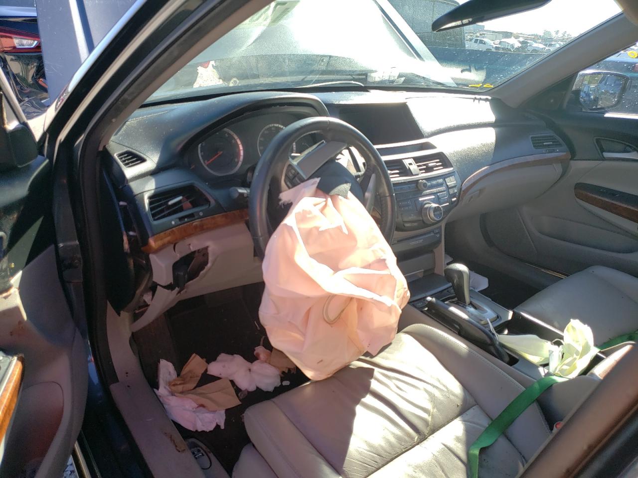 Photo 9 from auction – 2012 HONDA ACCORD EXL with VIN 1HGCP3F82CA020399