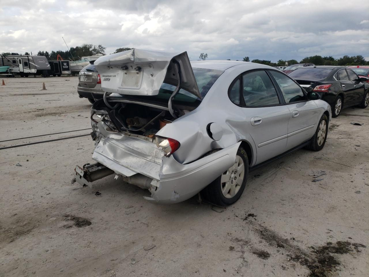 Photo 4 from auction – 2004 FORD TAURUS with VIN 1FAFP52U24A113764