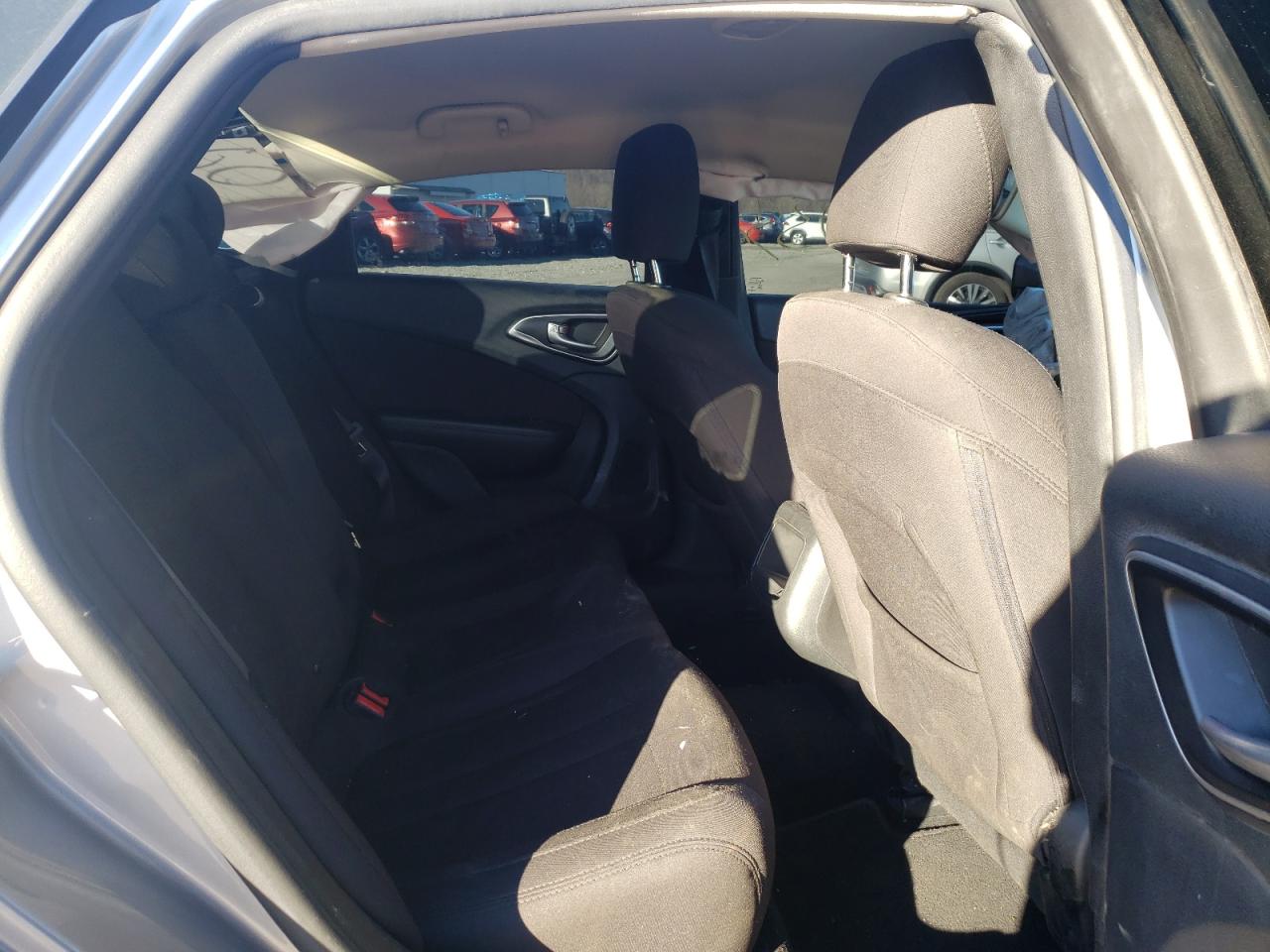 Photo 6 from auction – 2015 CHRYSLER 200 LIMITE with VIN 1C3CCCABXFN724591